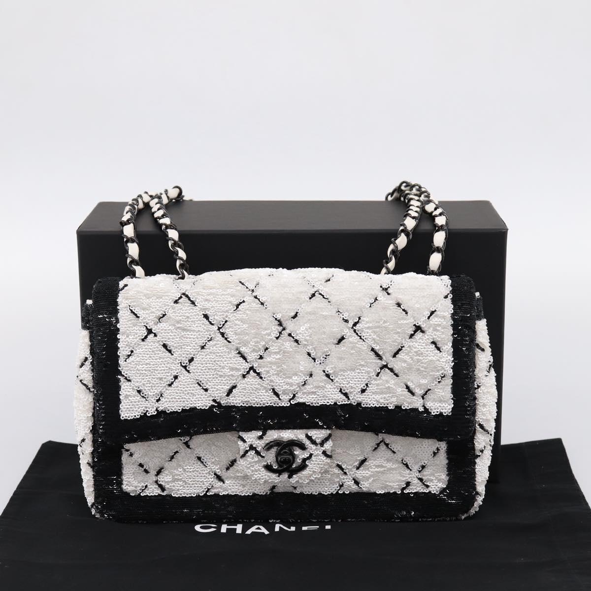 CHANEL Chain Matelasse 25 Shoulder Bag Sequin White CC Auth 202896SM