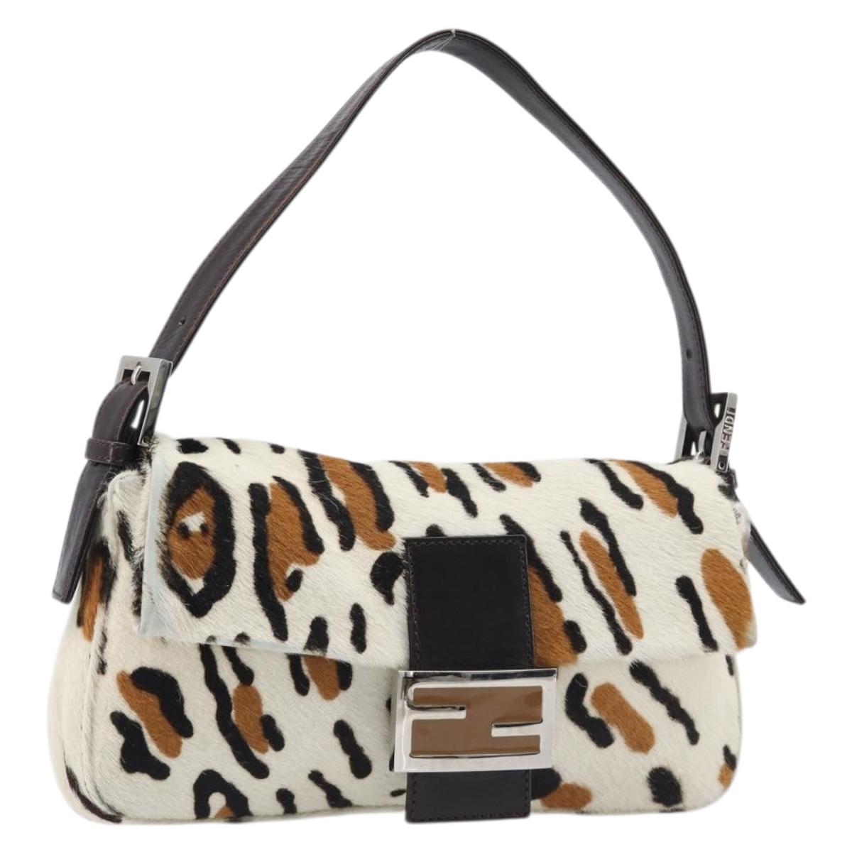 FENDI Mamma Baguette Shoulder Bag Harako leather Beige Silver Auth 202898SAM