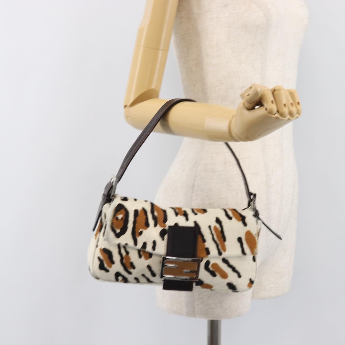 FENDI Mamma Baguette Shoulder Bag Harako leather Beige Silver Auth 202898SAM