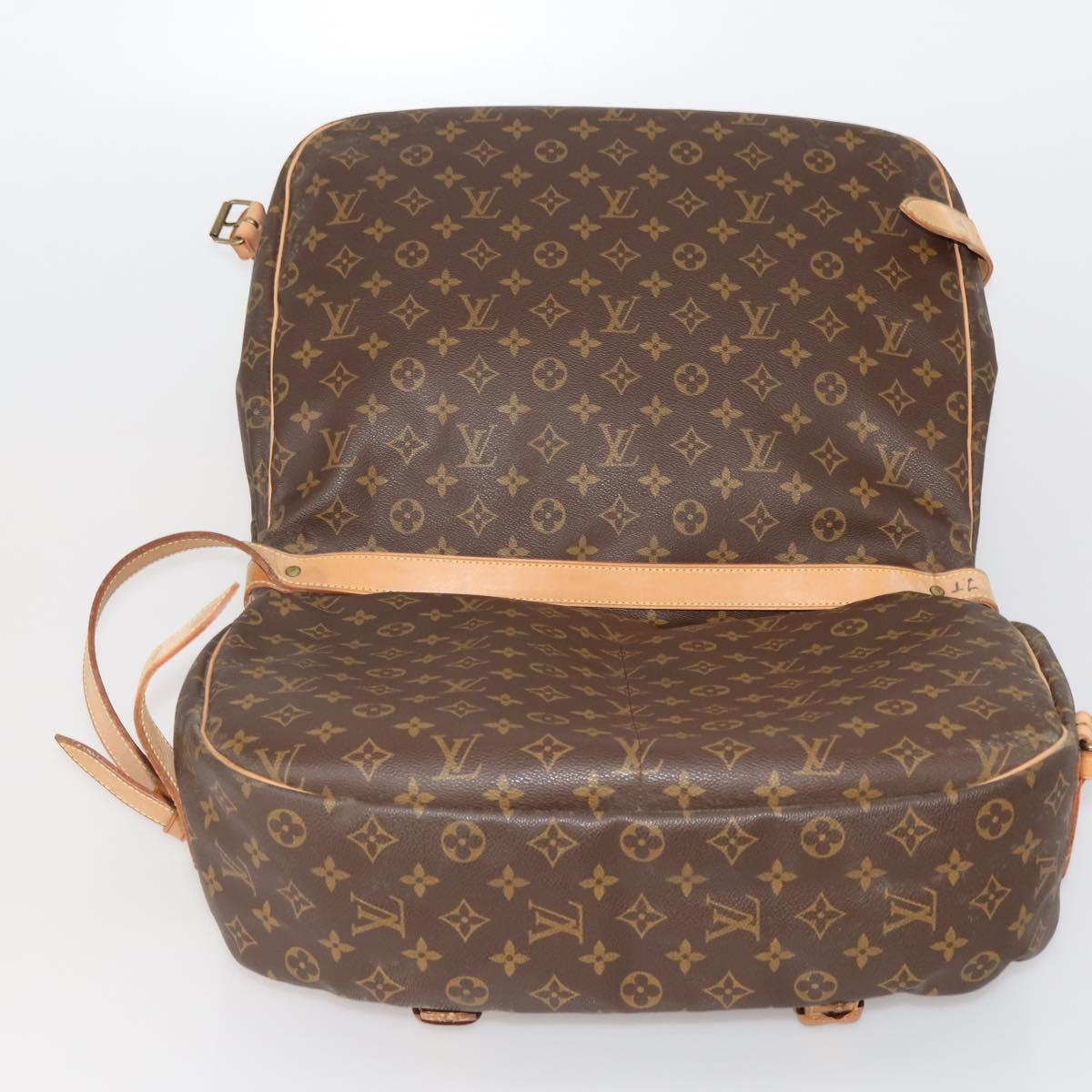 LOUIS VUITTON Monogram Saumur 43 Shoulder Bag M42252 LV Auth 202937