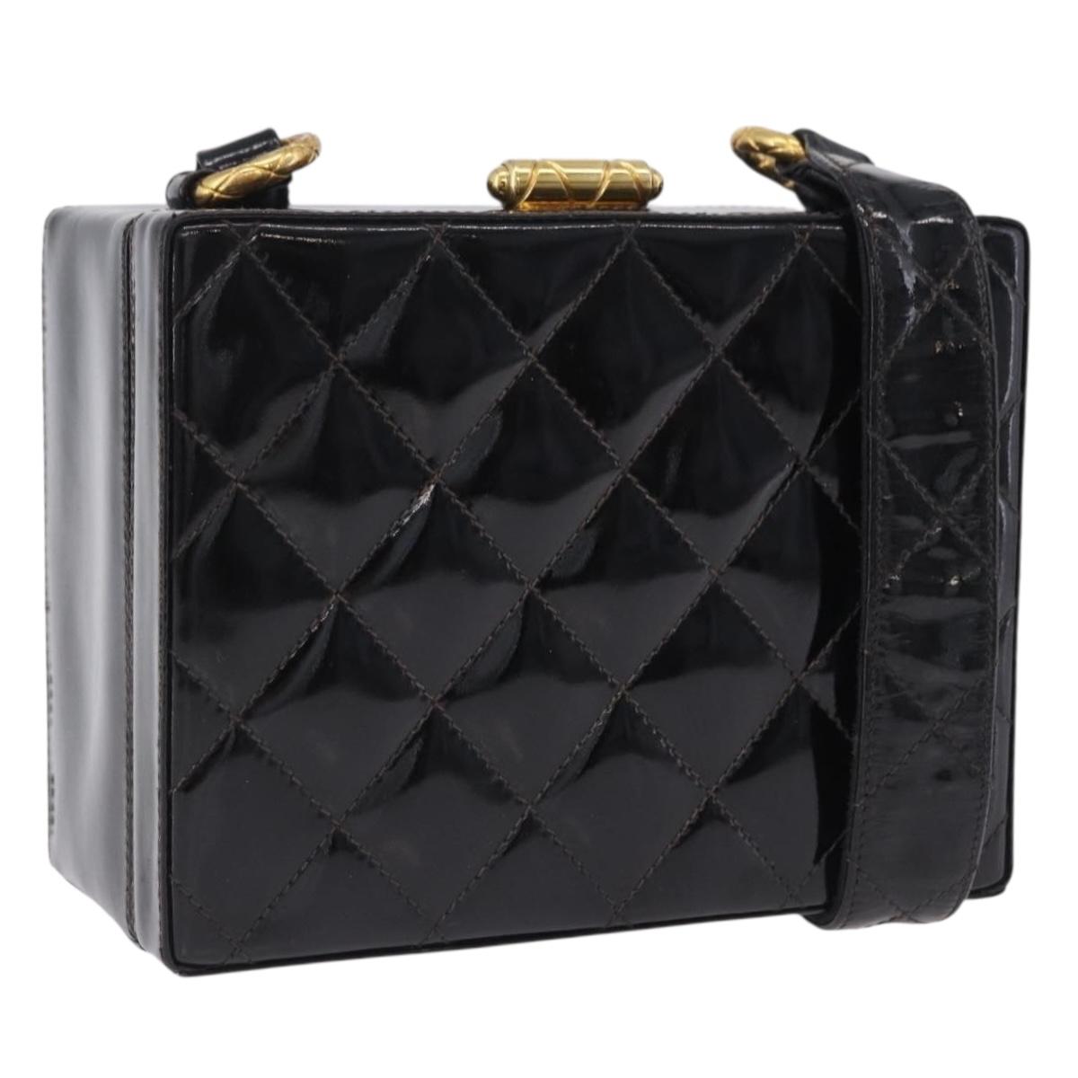 CHANEL Matelasse Shoulder Bag Patent Leather Black Gold CC Auth 203247