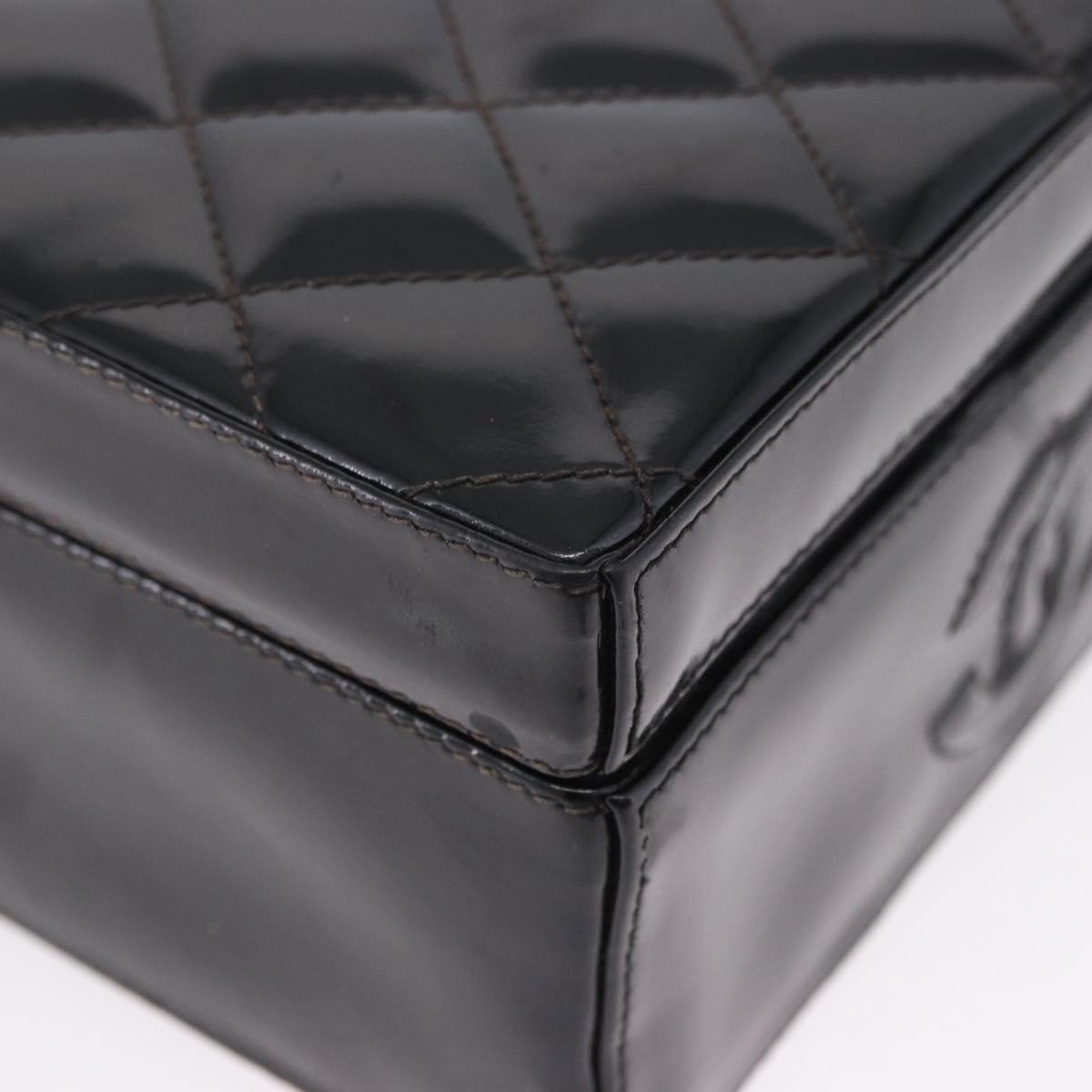 CHANEL Matelasse Shoulder Bag Patent Leather Black Gold CC Auth 203247