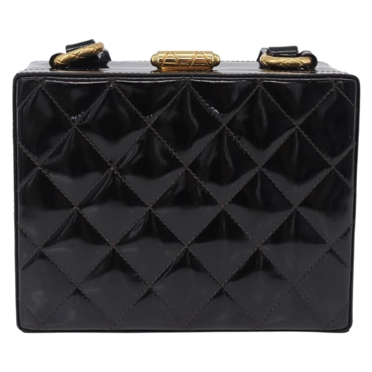 CHANEL Matelasse Shoulder Bag Patent Leather Black Gold CC Auth 203247