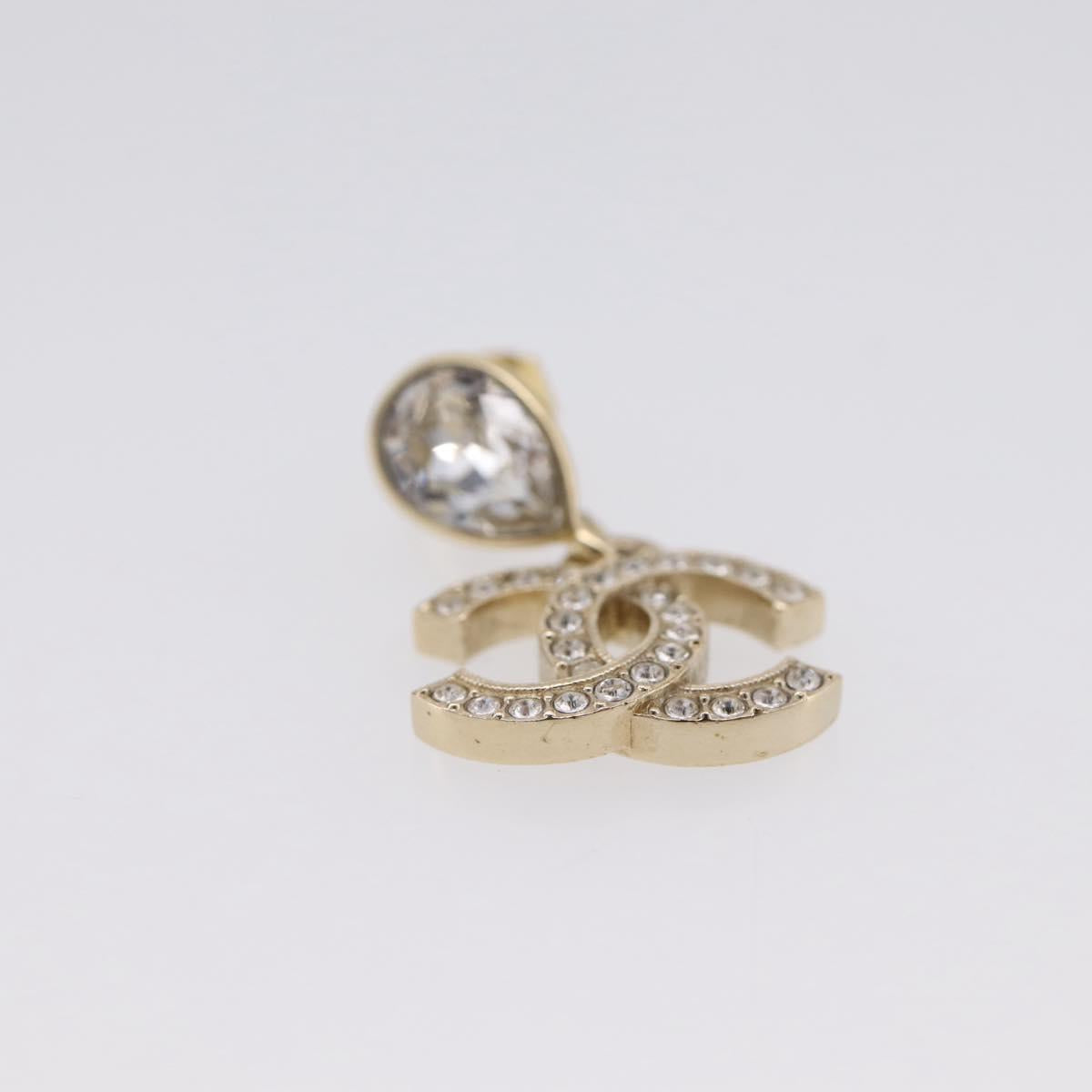CHANEL Pierce Metal Gold CC Auth 203315