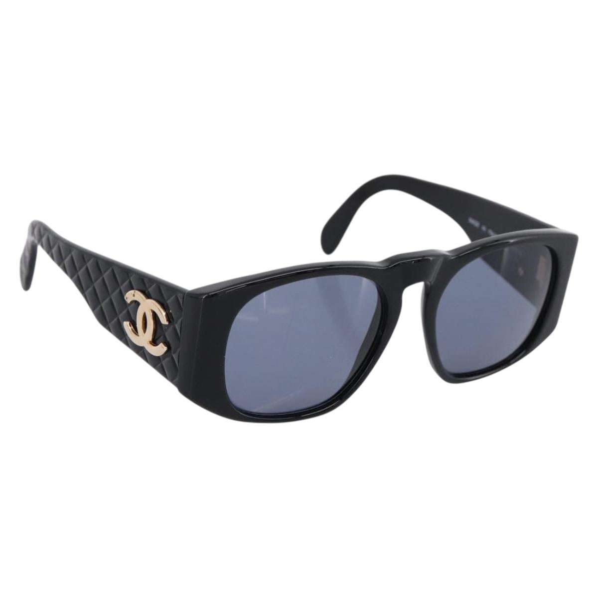 CHANEL Matelasse Sunglasses plastic Black CC Auth 203910