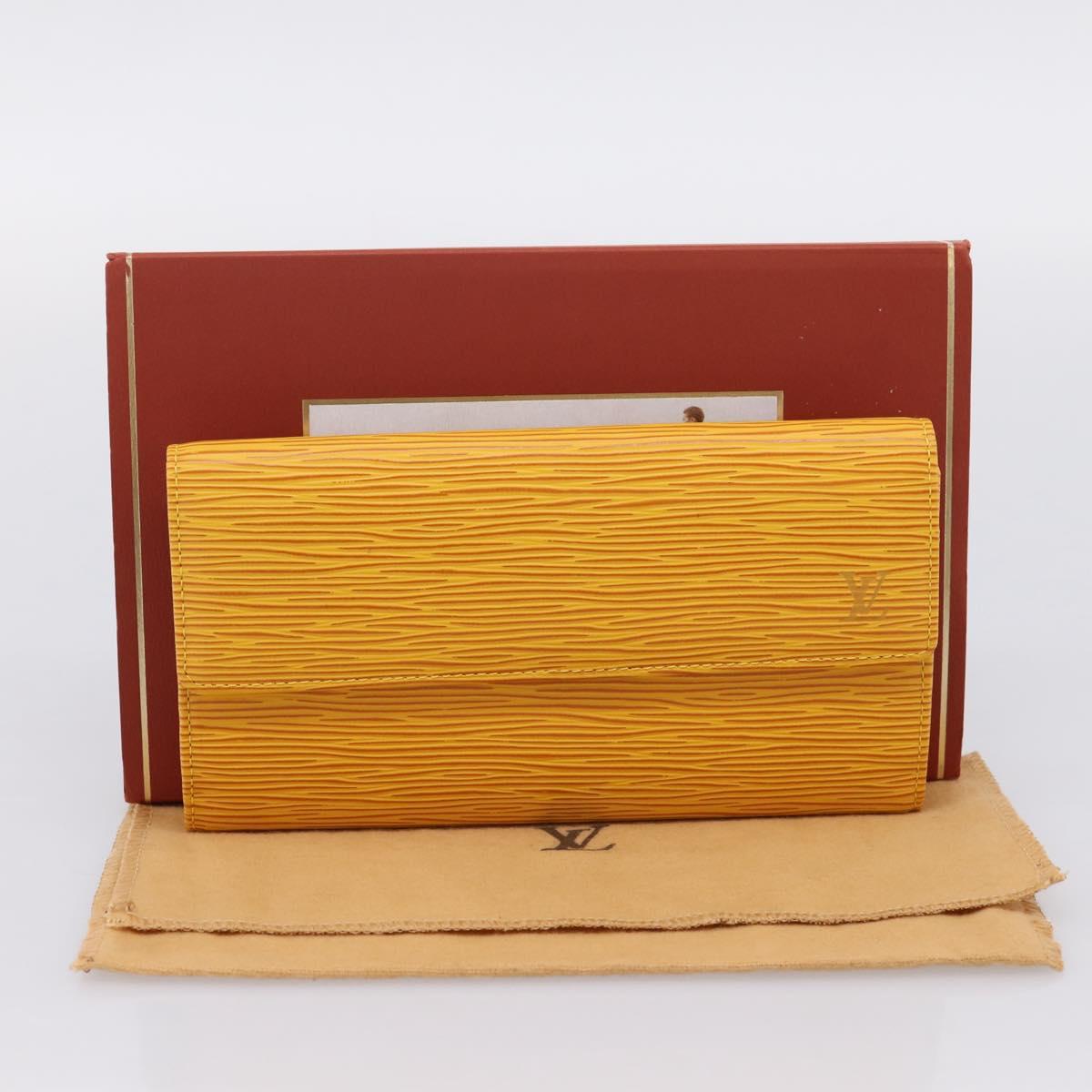 LOUIS VUITTON Epi Pochette Porte Monnaie Credit Wallet M63579 LV Auth 204118V
