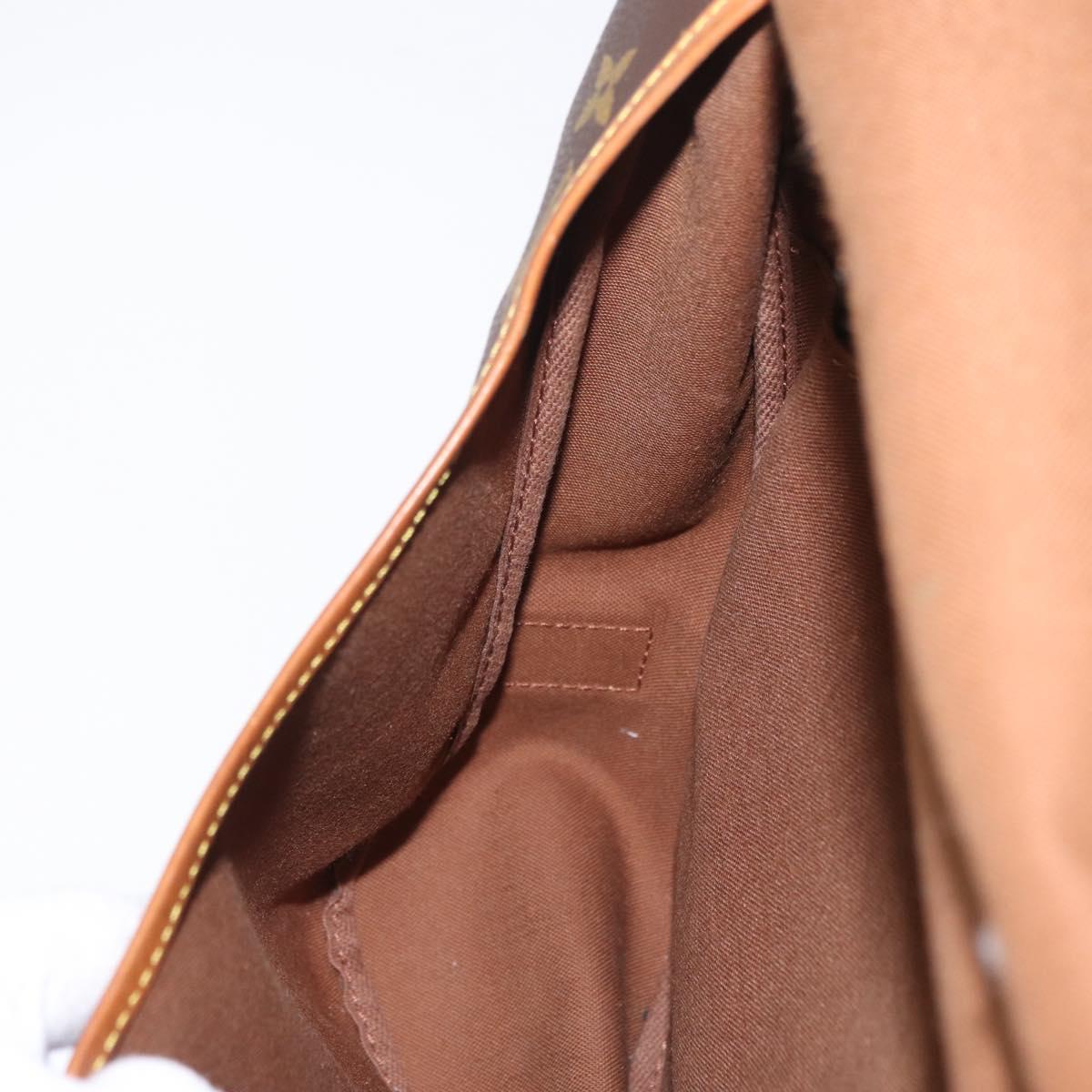 LOUIS VUITTON Monogram Saumur 43 Shoulder Bag M42252 LV Auth 204139