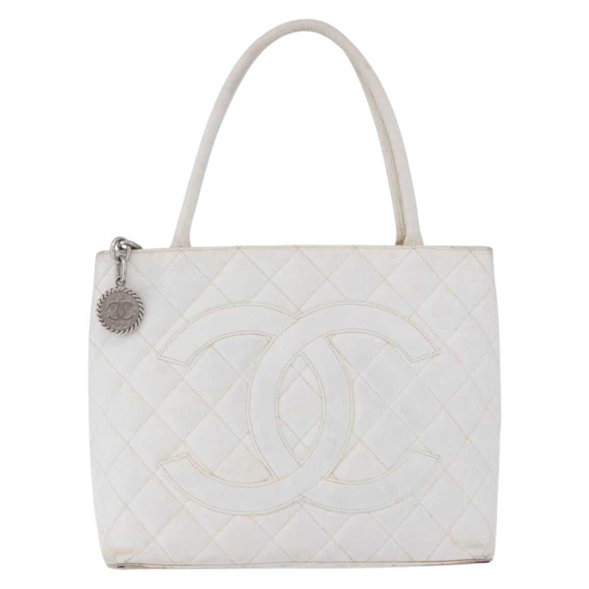 CHANEL Tote Bag Caviar Skin Standard White Silver CC Auth 204728