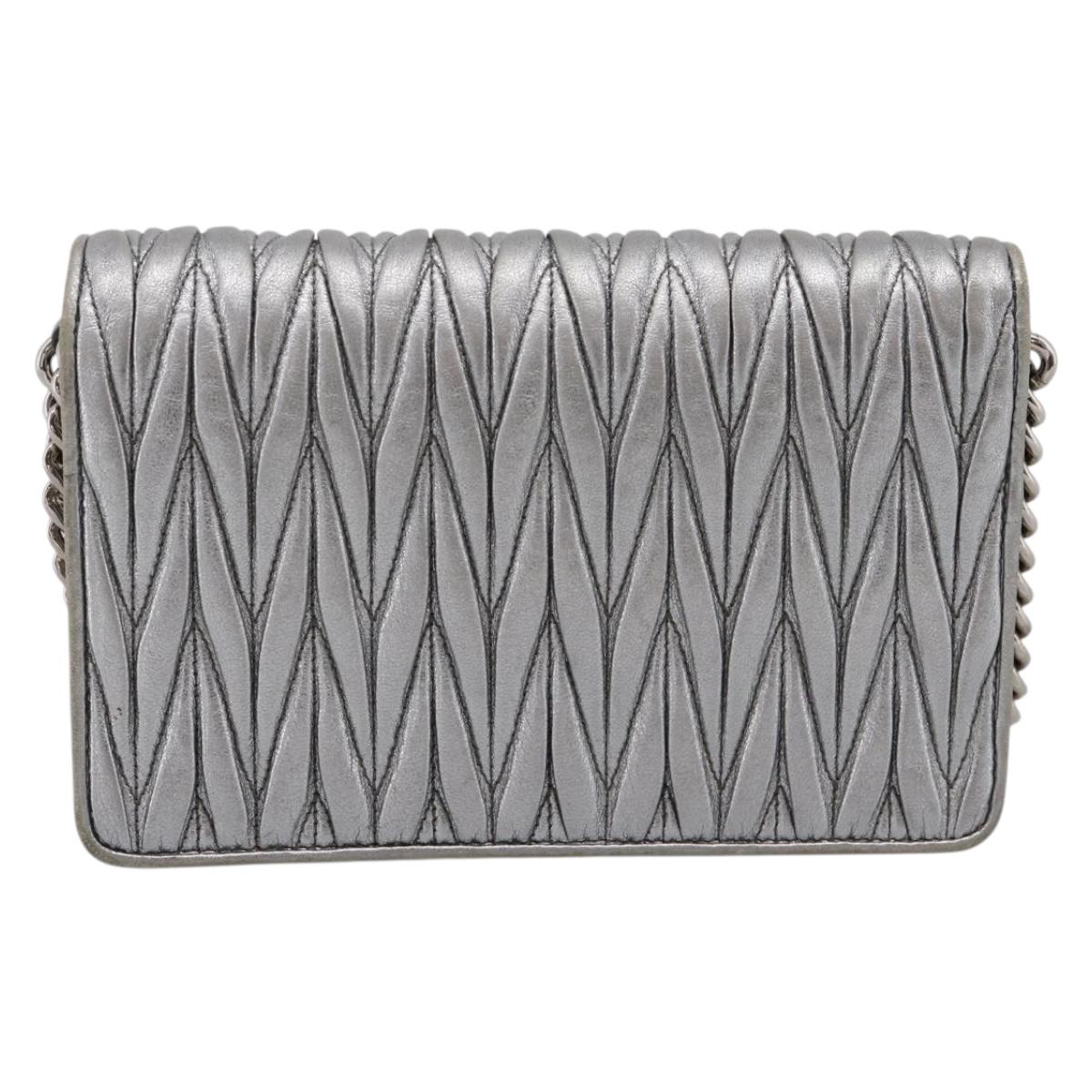 Miu Miu Matelasse Chain Shoulder Bag Leather Silver Auth 204797A