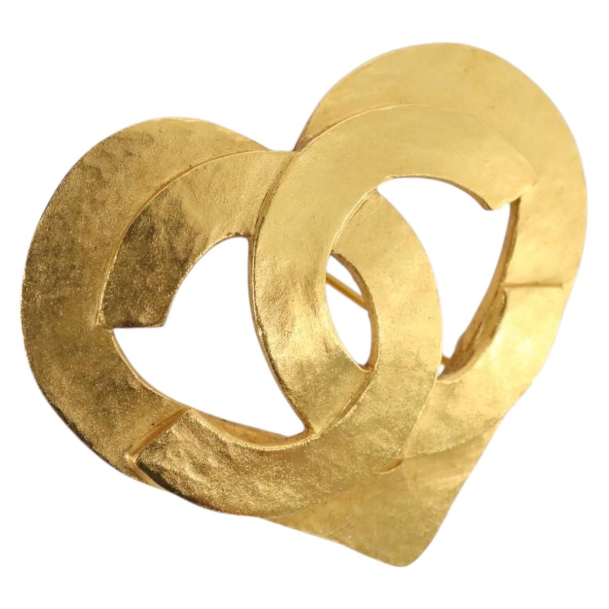 CHANEL COCO Mark Brooch Metal Gold Tone CC Auth 205866M