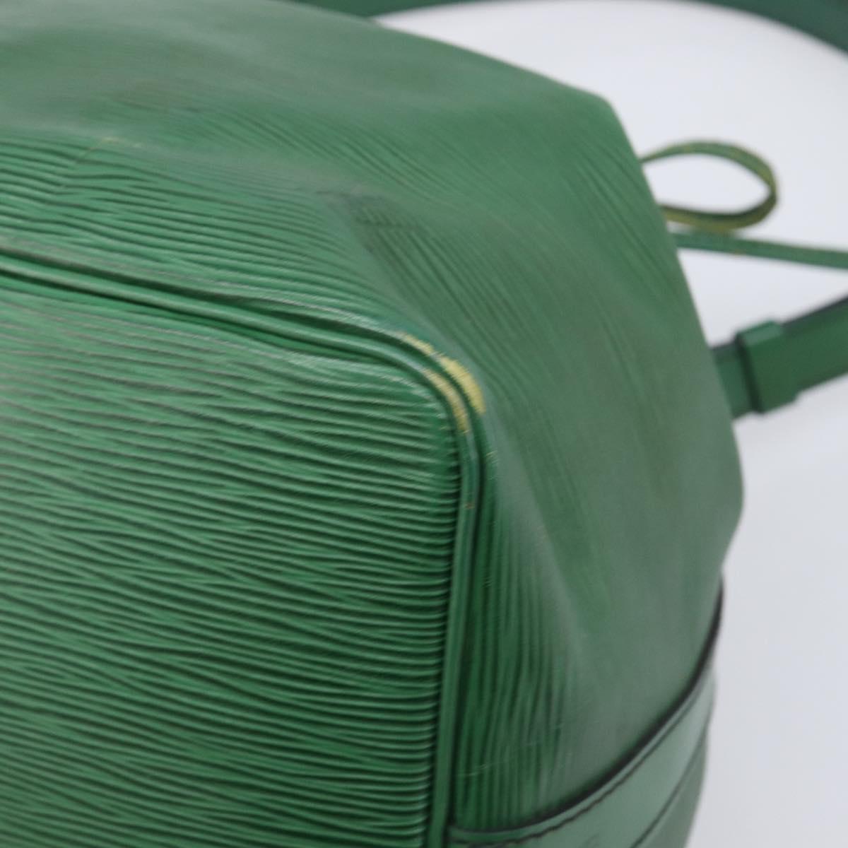 LOUIS VUITTON Epi Petit Noe Shoulder Bag Green M44104 LV Auth 205877