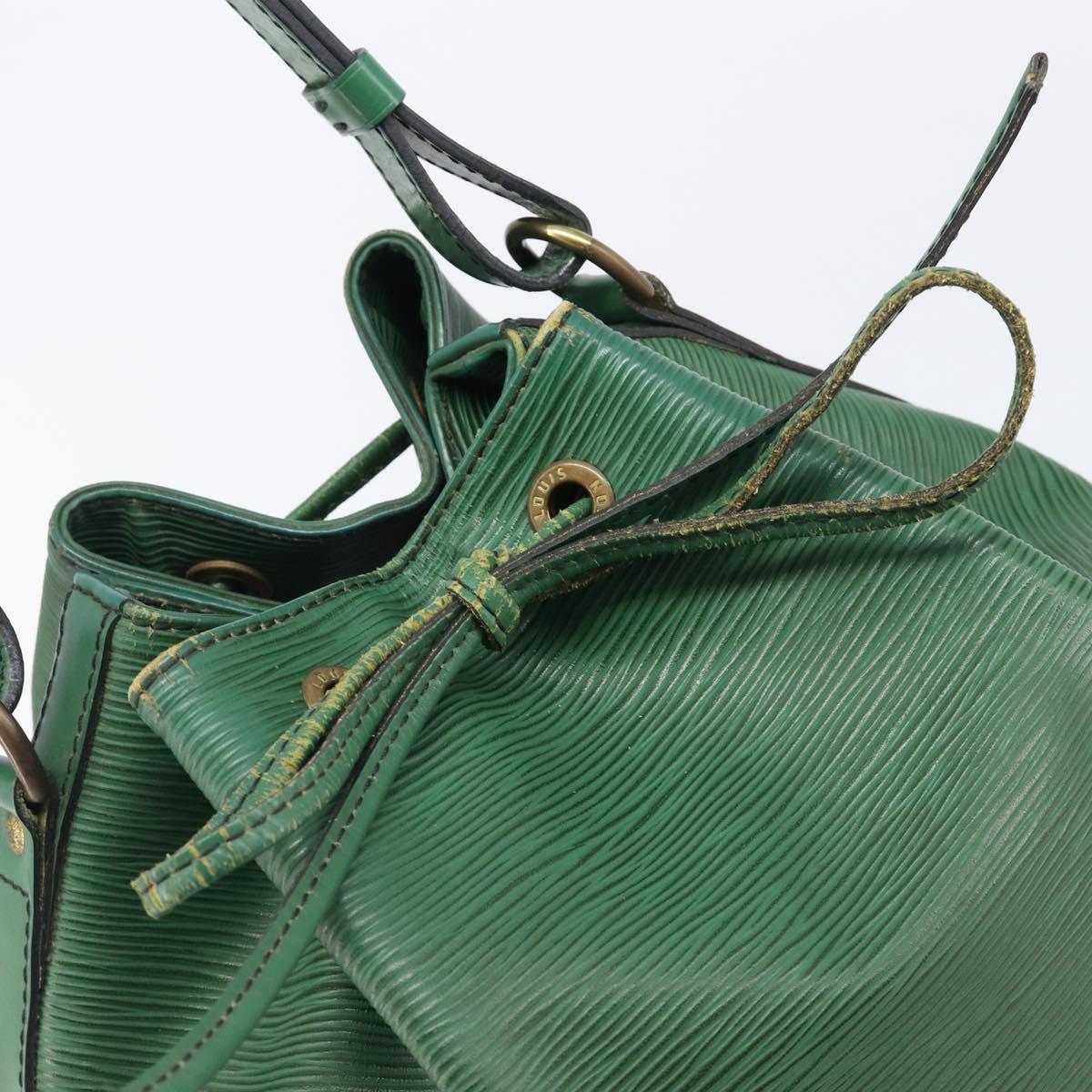 LOUIS VUITTON Epi Petit Noe Shoulder Bag Green M44104 LV Auth 205877