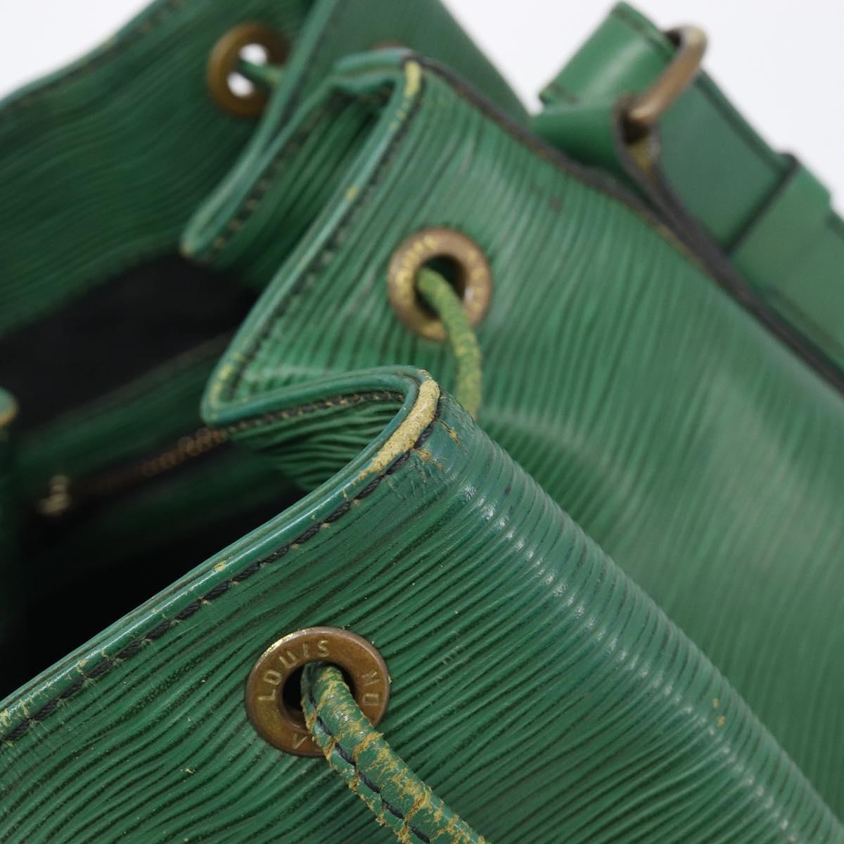 LOUIS VUITTON Epi Petit Noe Shoulder Bag Green M44104 LV Auth 205877