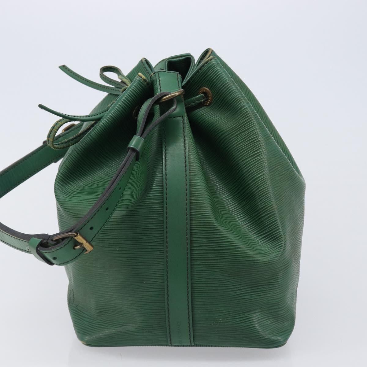 LOUIS VUITTON Epi Petit Noe Shoulder Bag Green M44104 LV Auth 205877