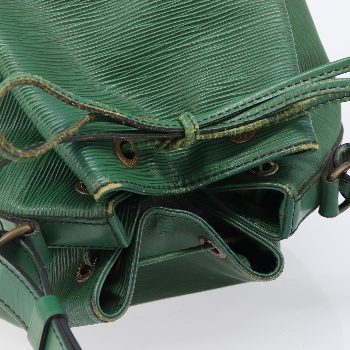 LOUIS VUITTON Epi Petit Noe Shoulder Bag Green M44104 LV Auth 205877