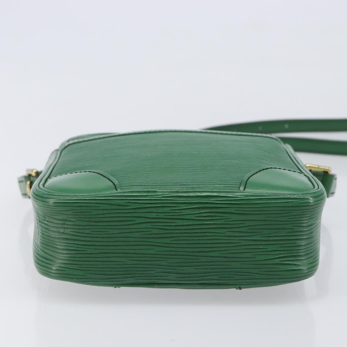LOUIS VUITTON Epi Danube Shoulder Bag Green M45634 LV Auth 205909A