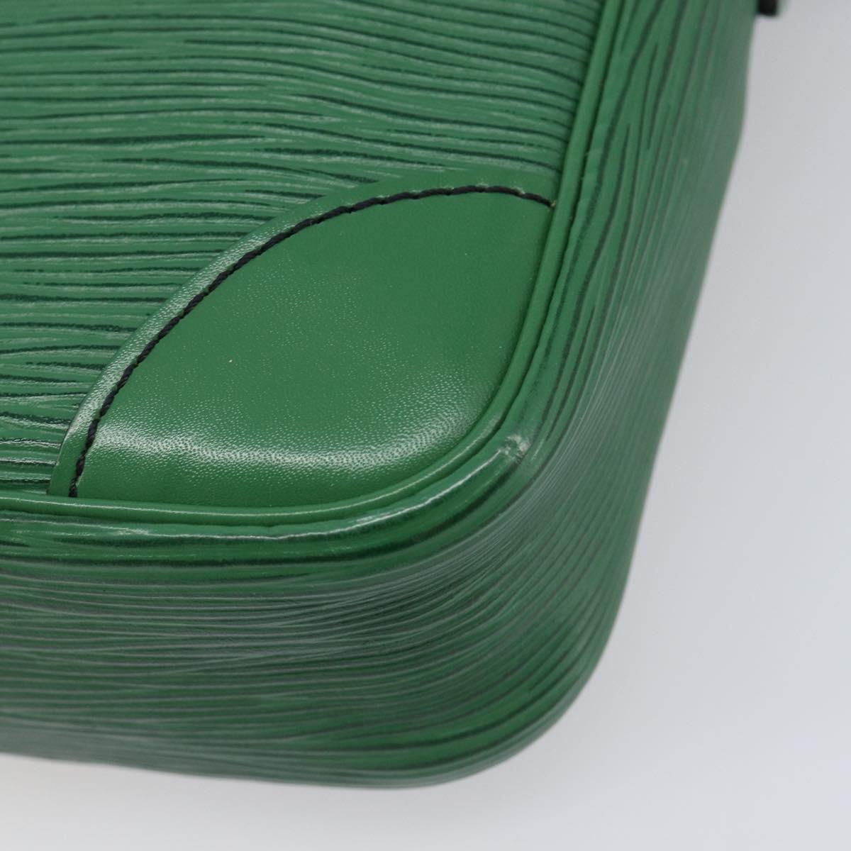 LOUIS VUITTON Epi Danube Shoulder Bag Green M45634 LV Auth 205909A