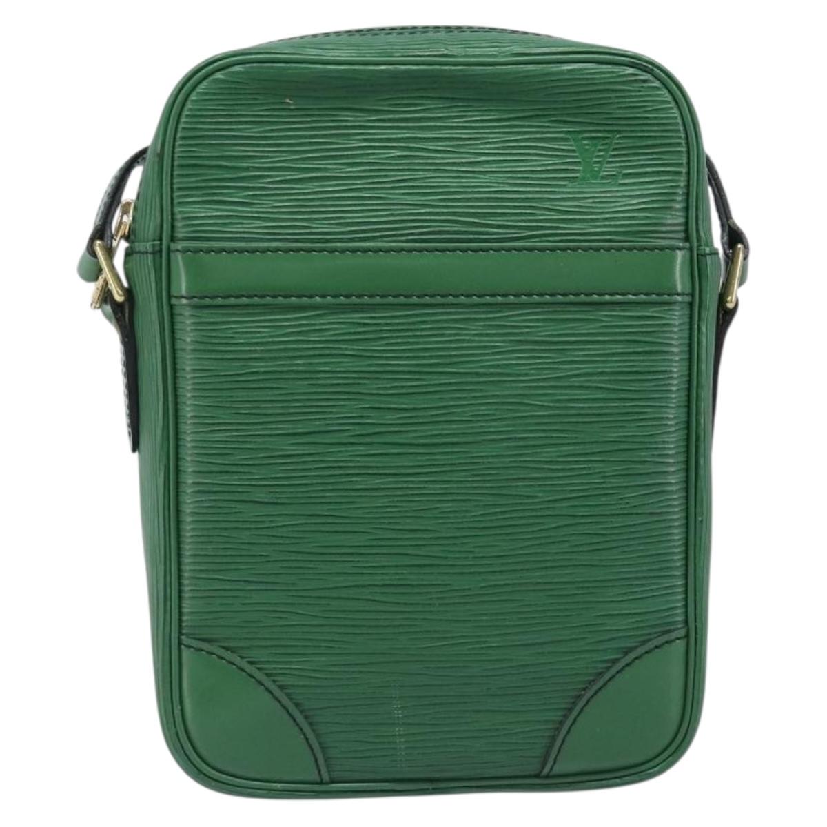 LOUIS VUITTON Epi Danube Shoulder Bag Green M45634 LV Auth 205909A