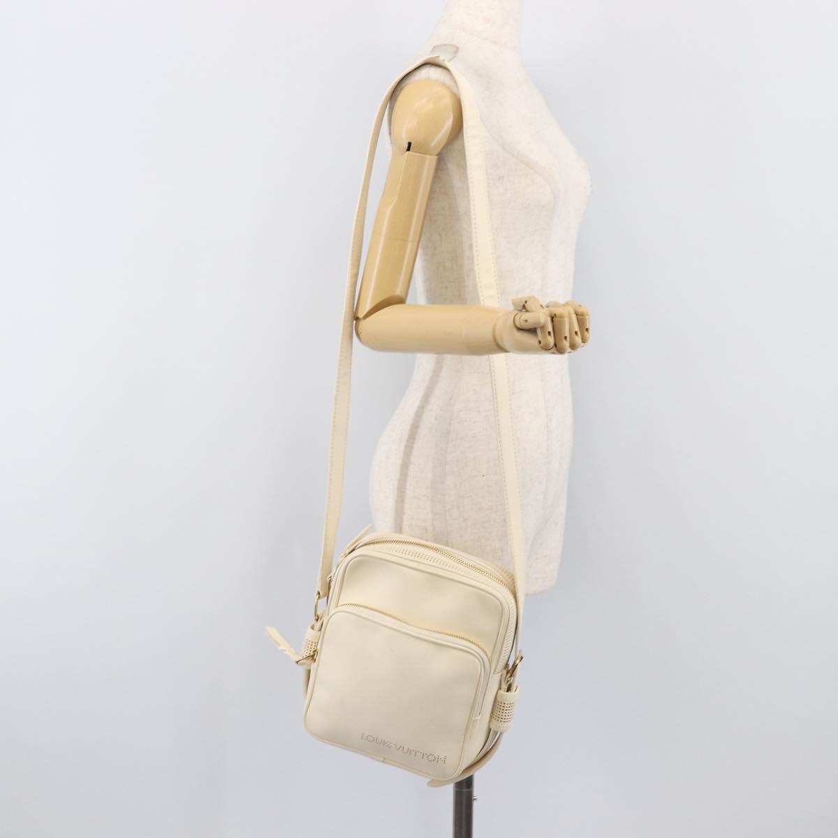 LOUIS VUITTON Cuir Bequia Trotteur MM Bag Leather White M95359 LV Auth 205951