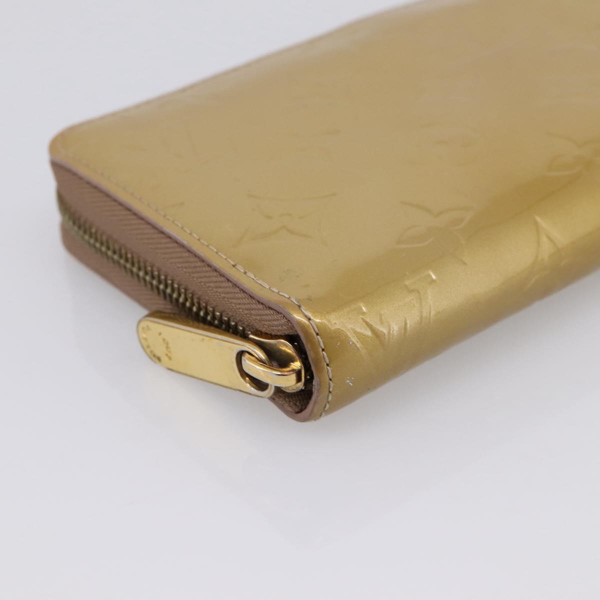 LOUIS VUITTON Vernis Zippy Wallet Wallet Beige Poodle M91761 LV Auth 206068