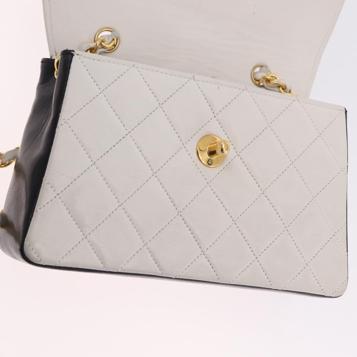 CHANEL Matelasse Chain Shoulder Bag Lamb Skin Gold White CC Auth 206300SAV