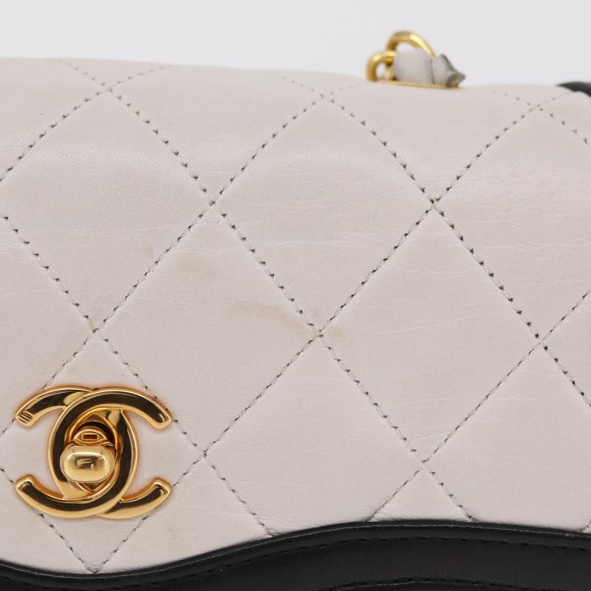 CHANEL Matelasse Chain Shoulder Bag Lamb Skin Gold White CC Auth 206300SAV