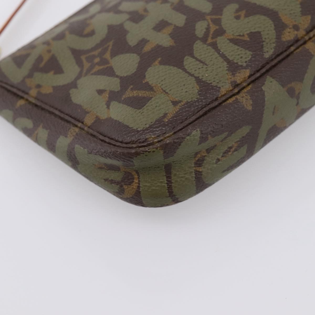 LOUIS VUITTON Monogram Graffiti Pochette Pouch Khaki M92191 LV Auth 206399A