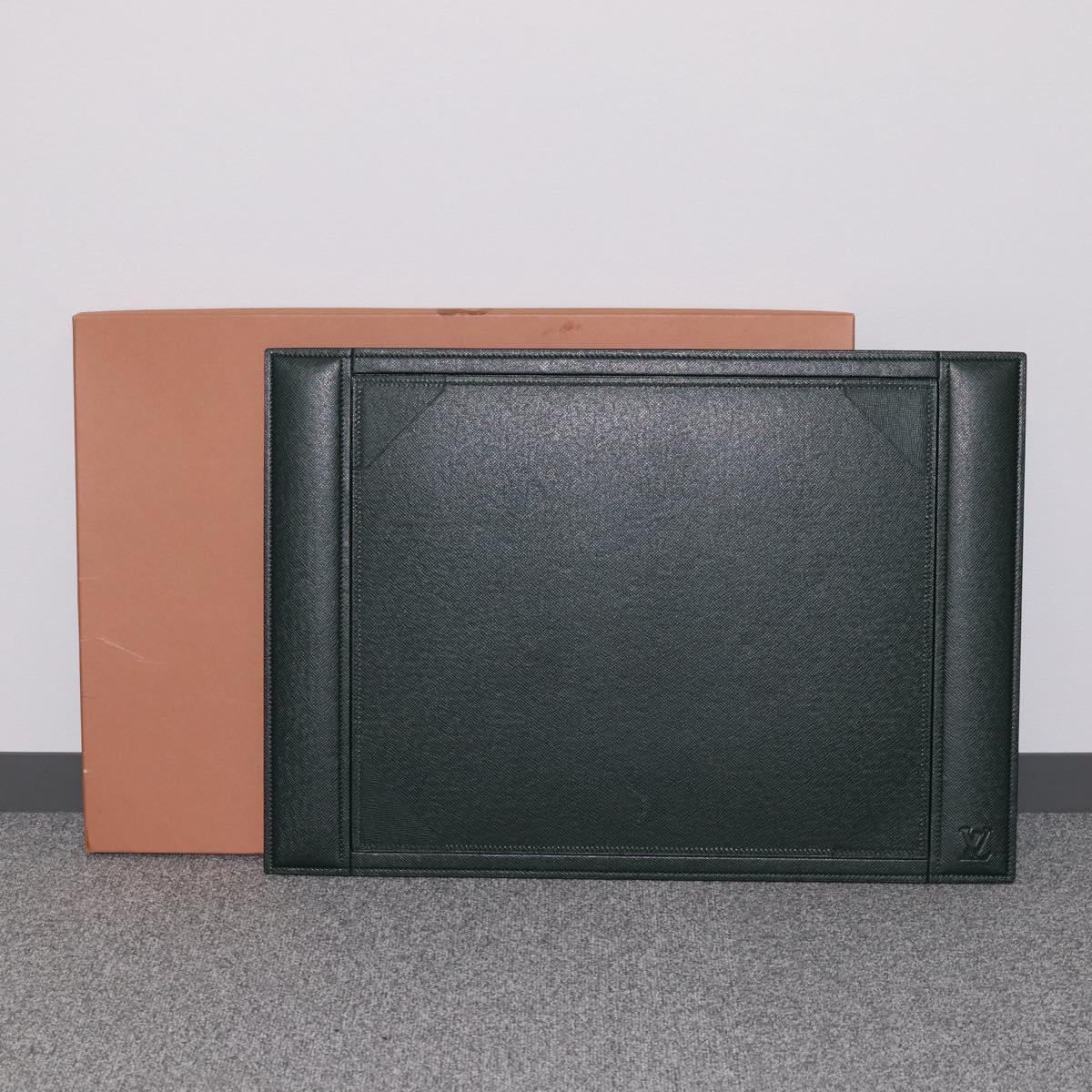 LOUIS VUITTON Taiga Executive Desk Board Object Epicea LV Auth 206700