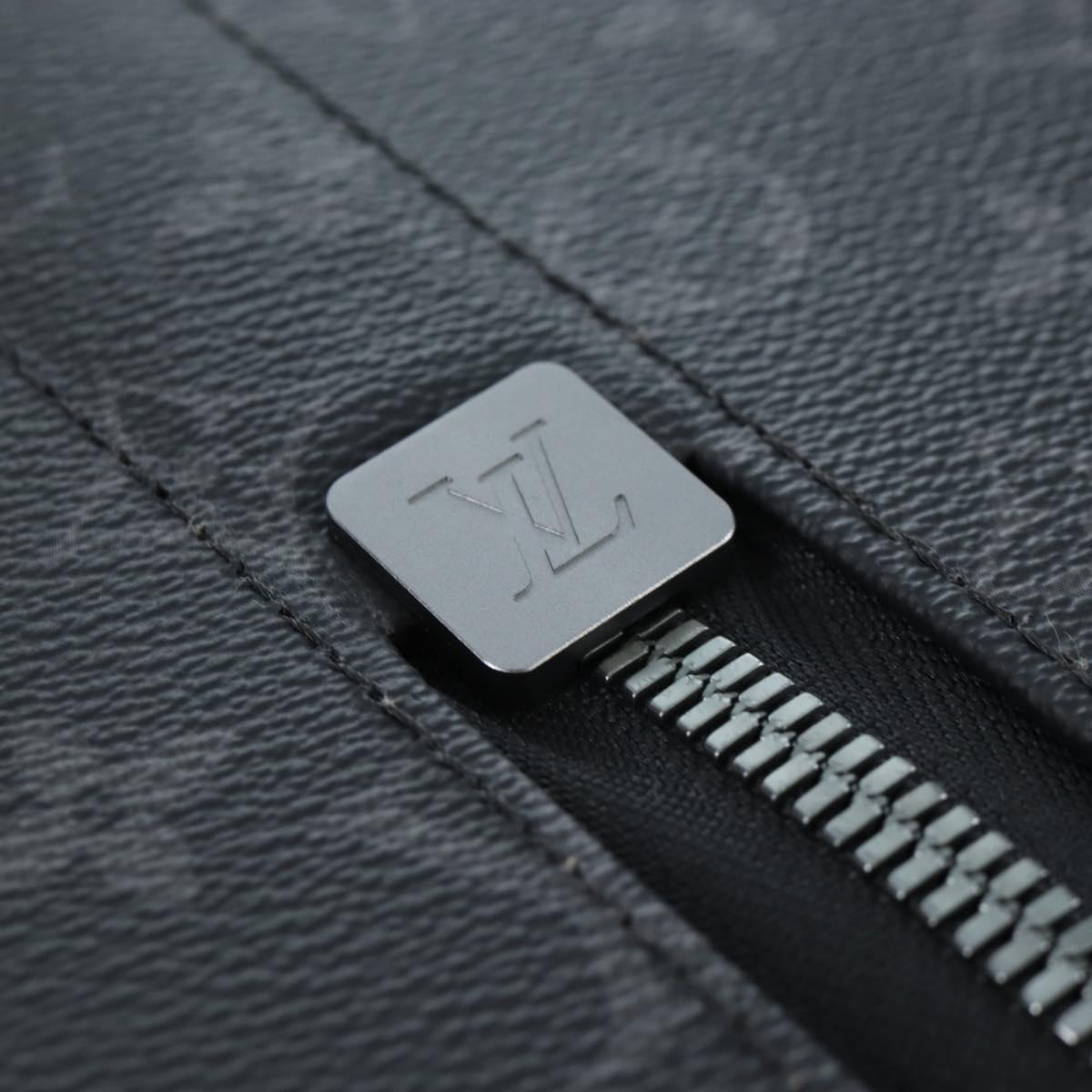 LOUIS VUITTON Monogram Eclipse Horizon 70 Suitcase M13772 LV Auth 206702SAM