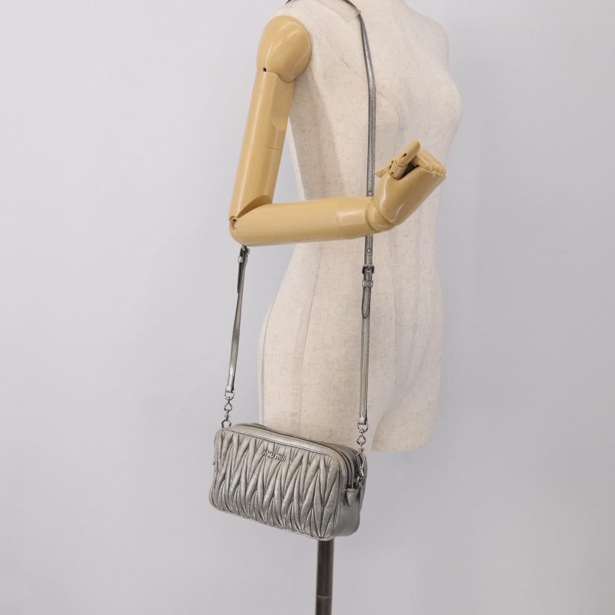 Miu Miu Matelasse Shoulder Bag Leather Silver Auth 206966A