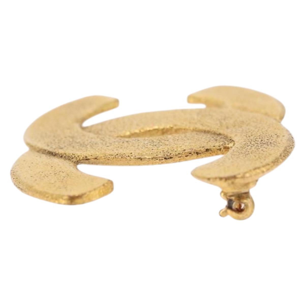 CHANEL COCO Mark Brooch metal Gold CC Auth 207082V