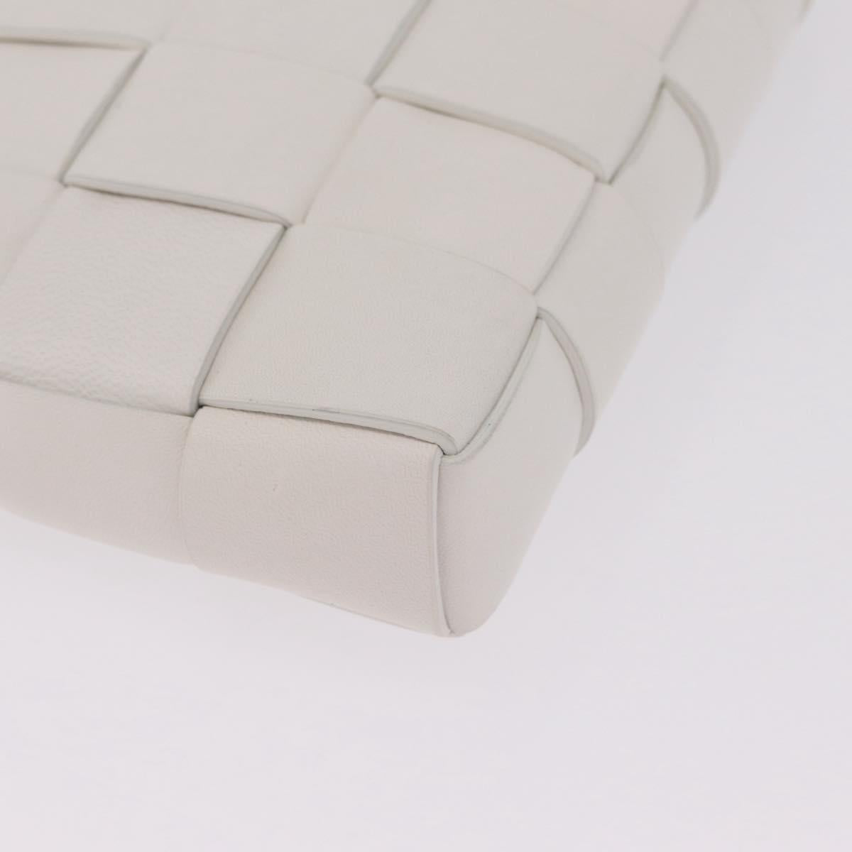 Bottega Veneta MAXI INTRECCIATO Clutch Bag Leather White Gold Auth 207638M