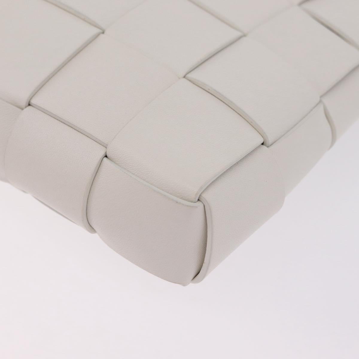 Bottega Veneta MAXI INTRECCIATO Clutch Bag Leather White Gold Auth 207638M