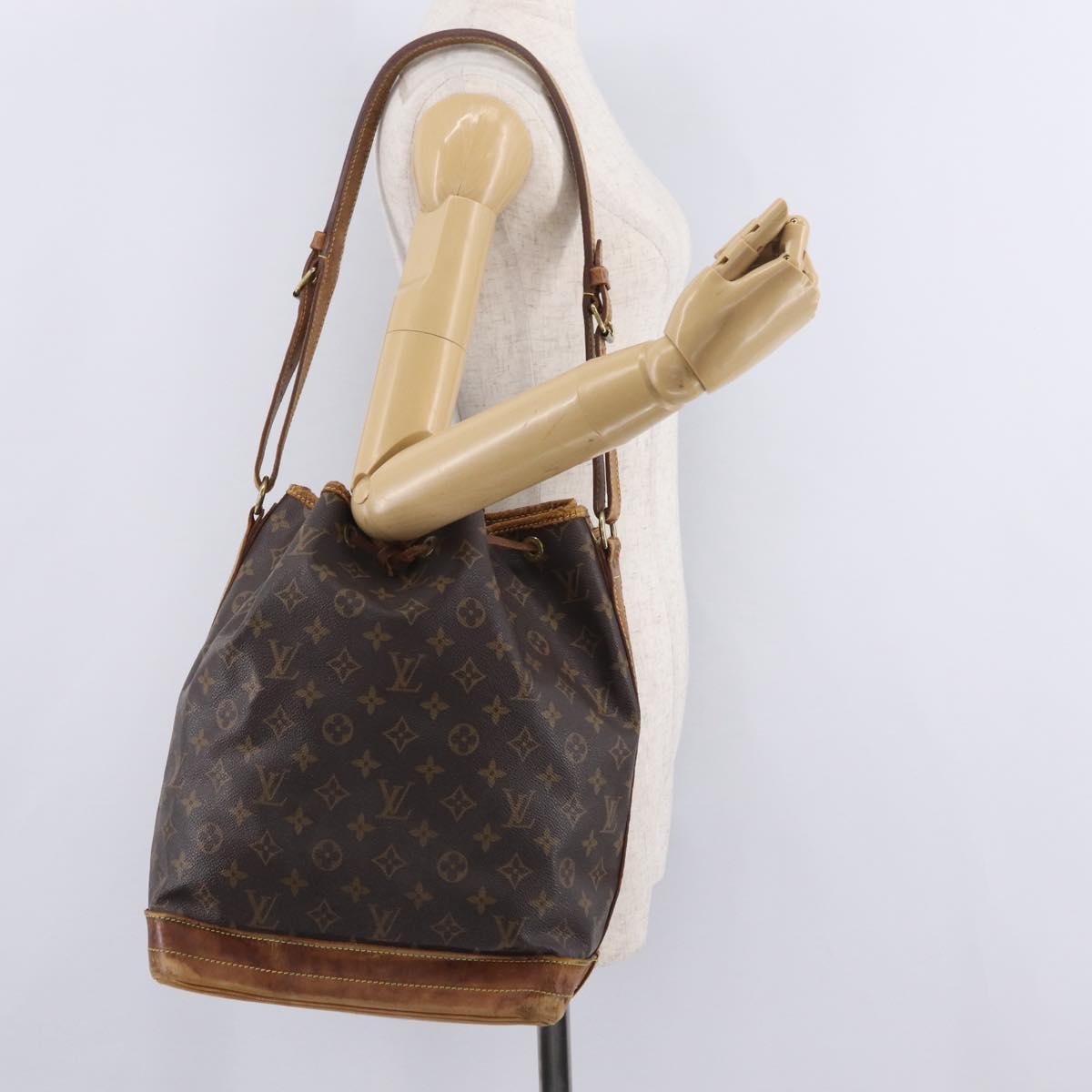 LOUIS VUITTON Monogram Noe Shoulder Bag M42224 LV Auth 207737