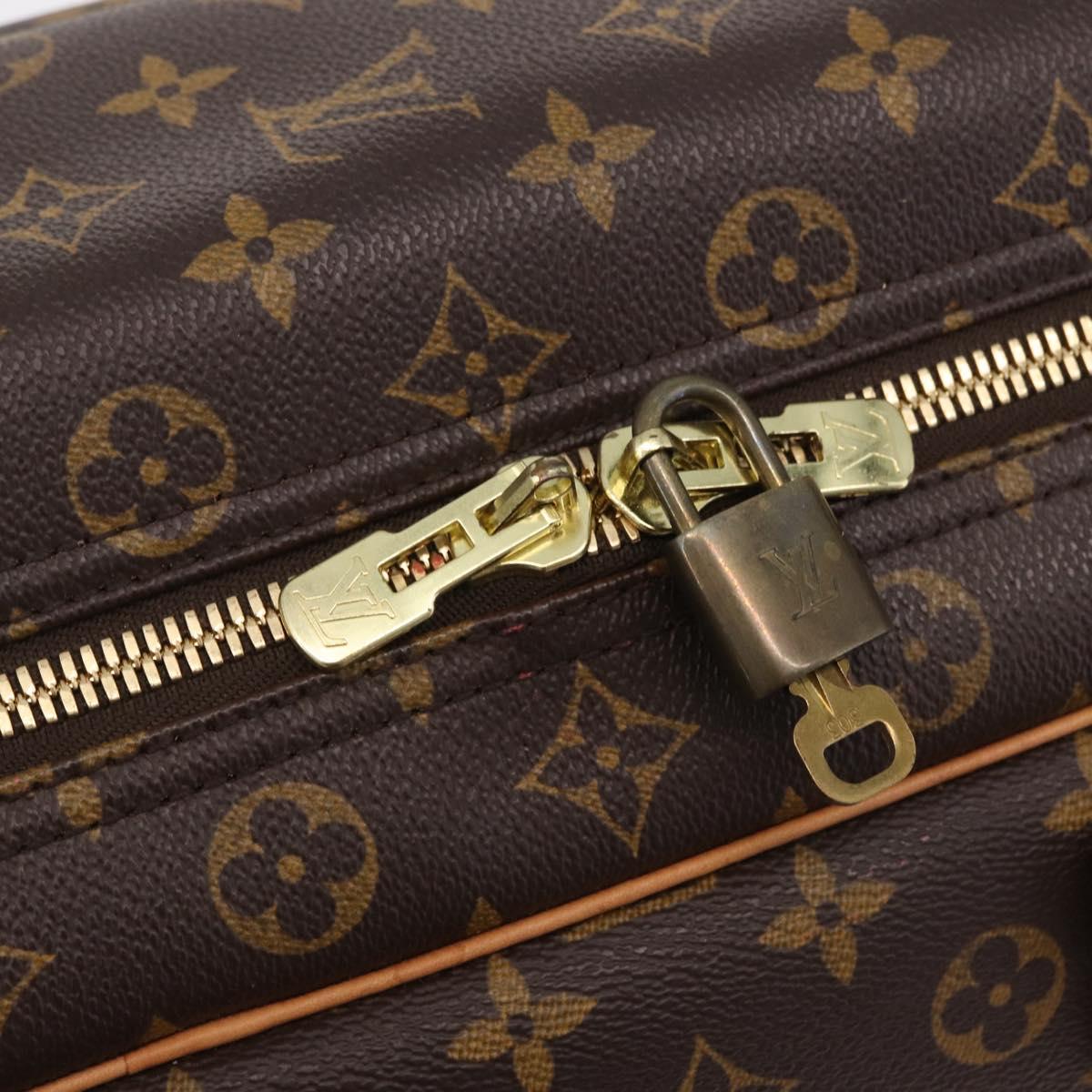 LOUIS VUITTON Monogram Sirius 50 Boston Bag M41406 LV Auth 207930V