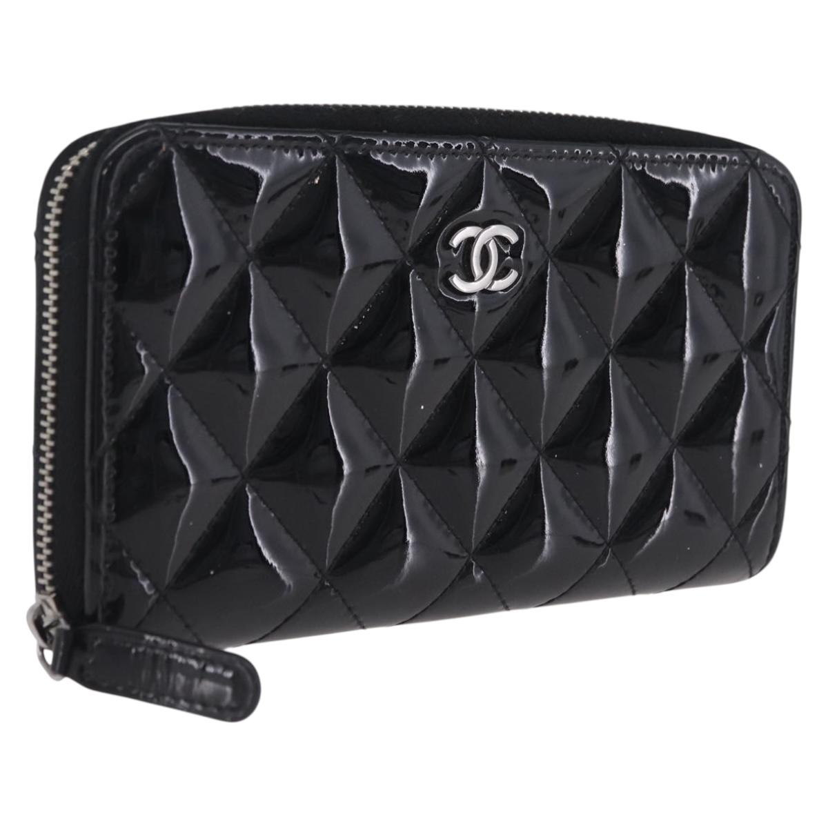 CHANEL Matelasse Wallet Patent leather Black Silver CC Auth 208329A