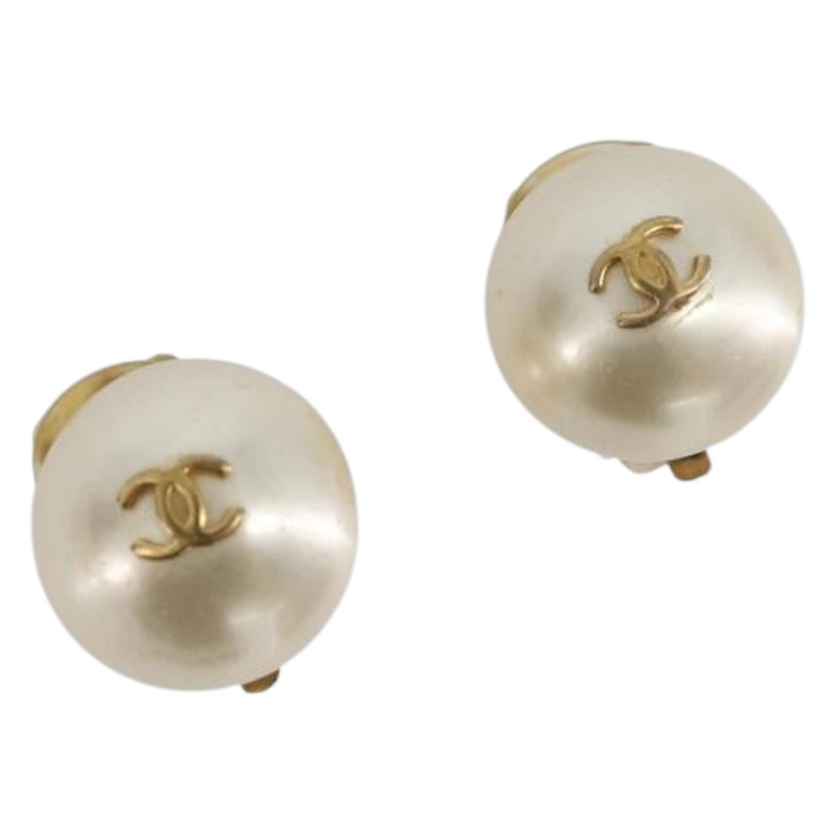 CHANEL Earring metal Gold CC Auth 208711M
