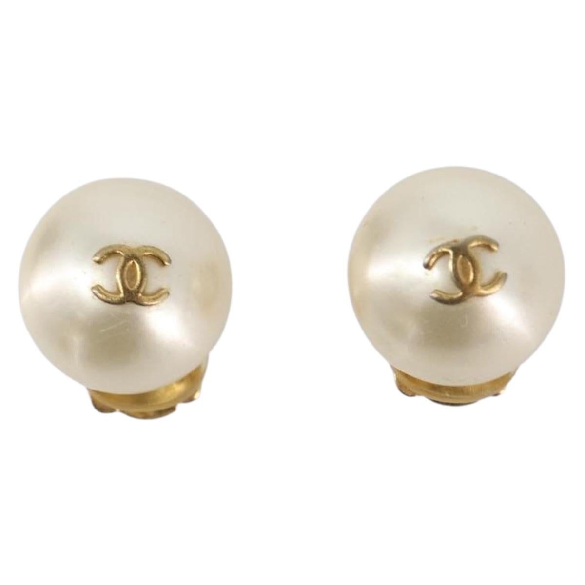 CHANEL Earring metal Gold CC Auth 208711M