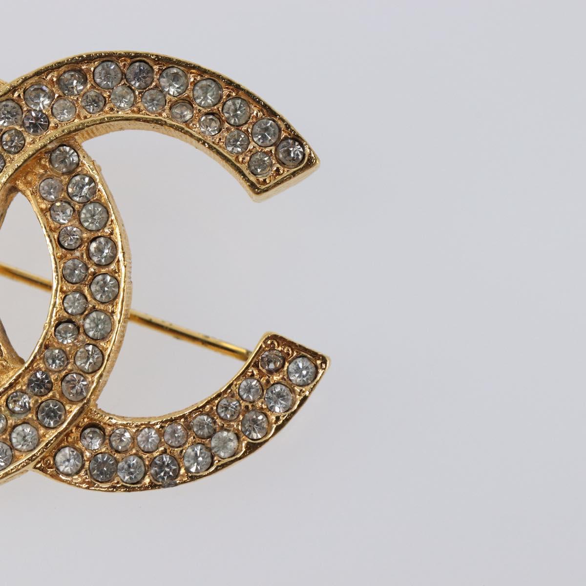 CHANEL Brooch metal Gold CC Auth 208721M