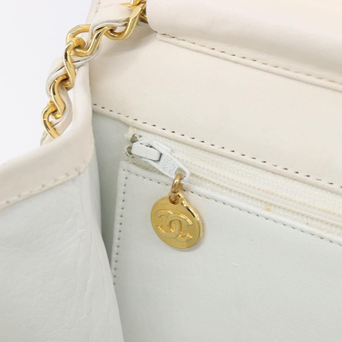 CHANEL Matelasse Shoulder Bag Lamb Skin White Gold Tone CC Auth 209122