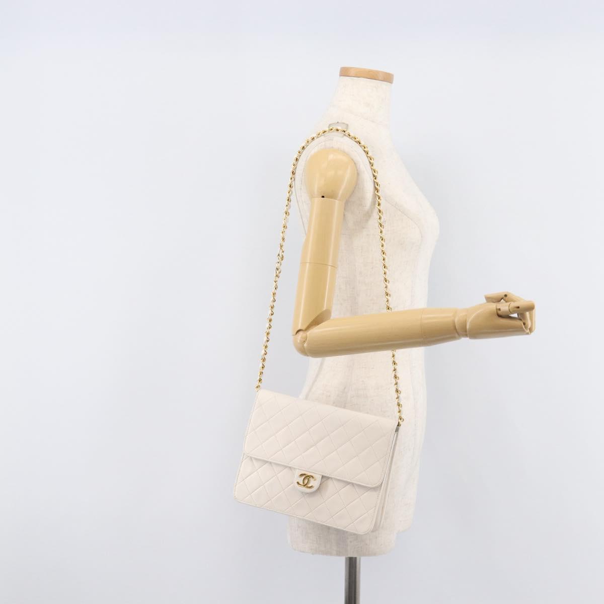 CHANEL Matelasse Shoulder Bag Lamb Skin White Gold Tone CC Auth 209122
