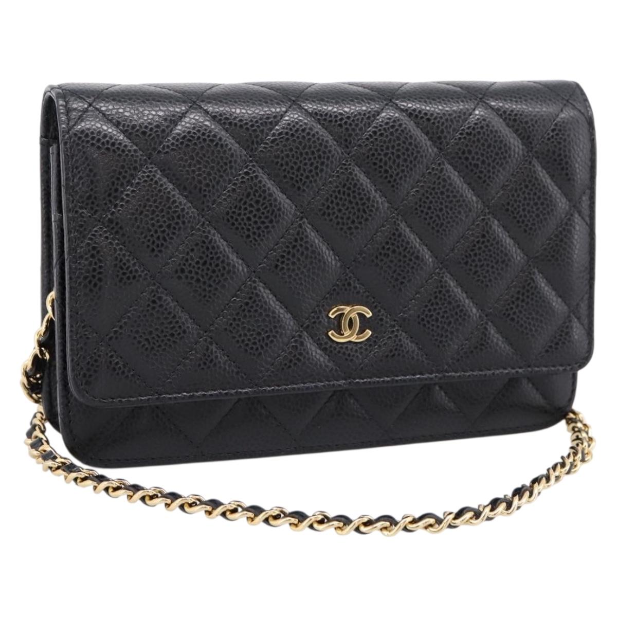 CHANEL Matelasse ChainShoulder Pouch Caviar Skin Black Gold CC Auth 209506SAM