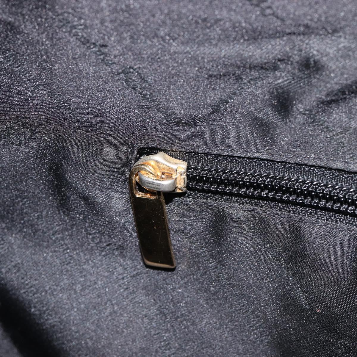 Salvatore Ferragamo Gancini Shoulder Bag Leather Black Gold Auth 209958A