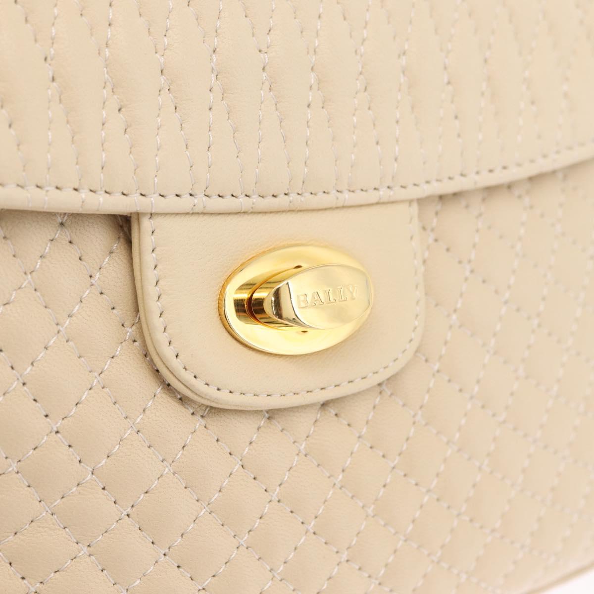 Bally Chain Shoulder Bag Leather Ivory Gold Auth 210062A