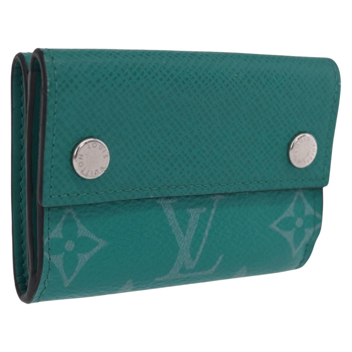 LOUIS VUITTON Tiger Lama Monogram Discovery Wallet Green M67626 LV Auth 210113V