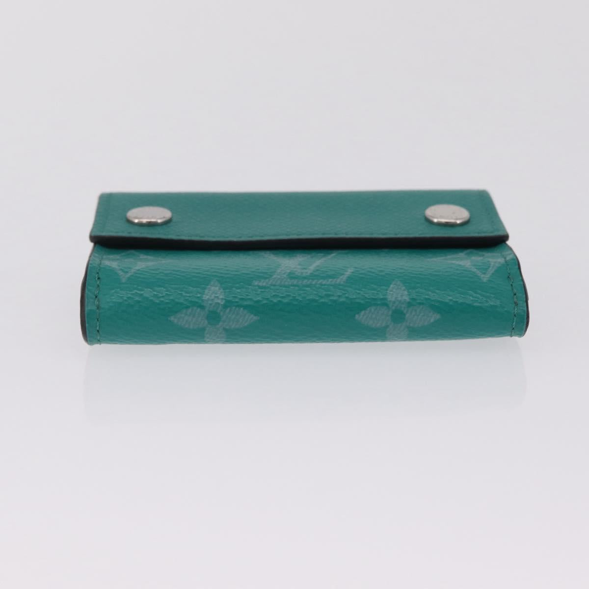 LOUIS VUITTON Tiger Lama Monogram Discovery Wallet Green M67626 LV Auth 210113V
