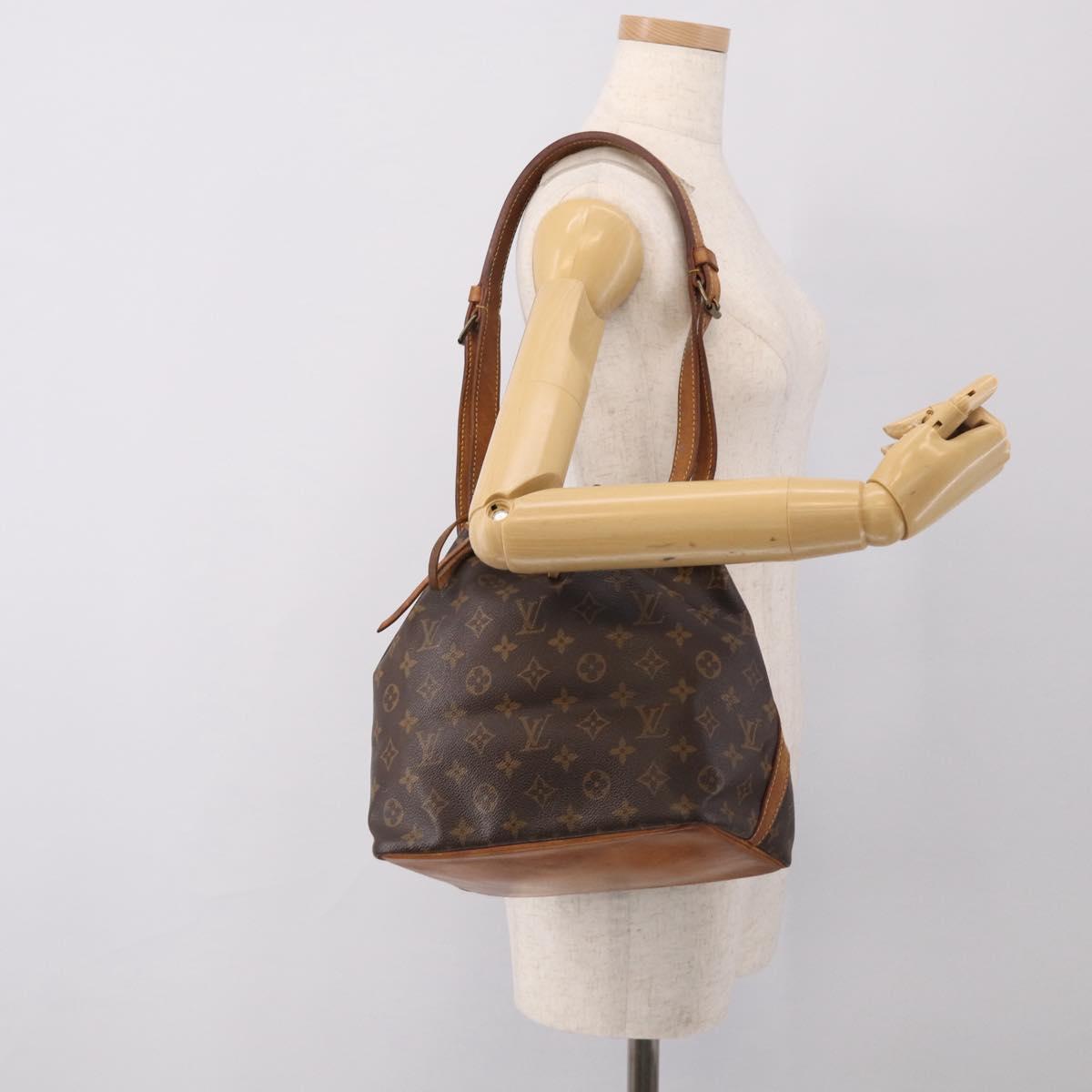 LOUIS VUITTON Monogram Petit Noe Shoulder Bag M42226 LV Auth 210747
