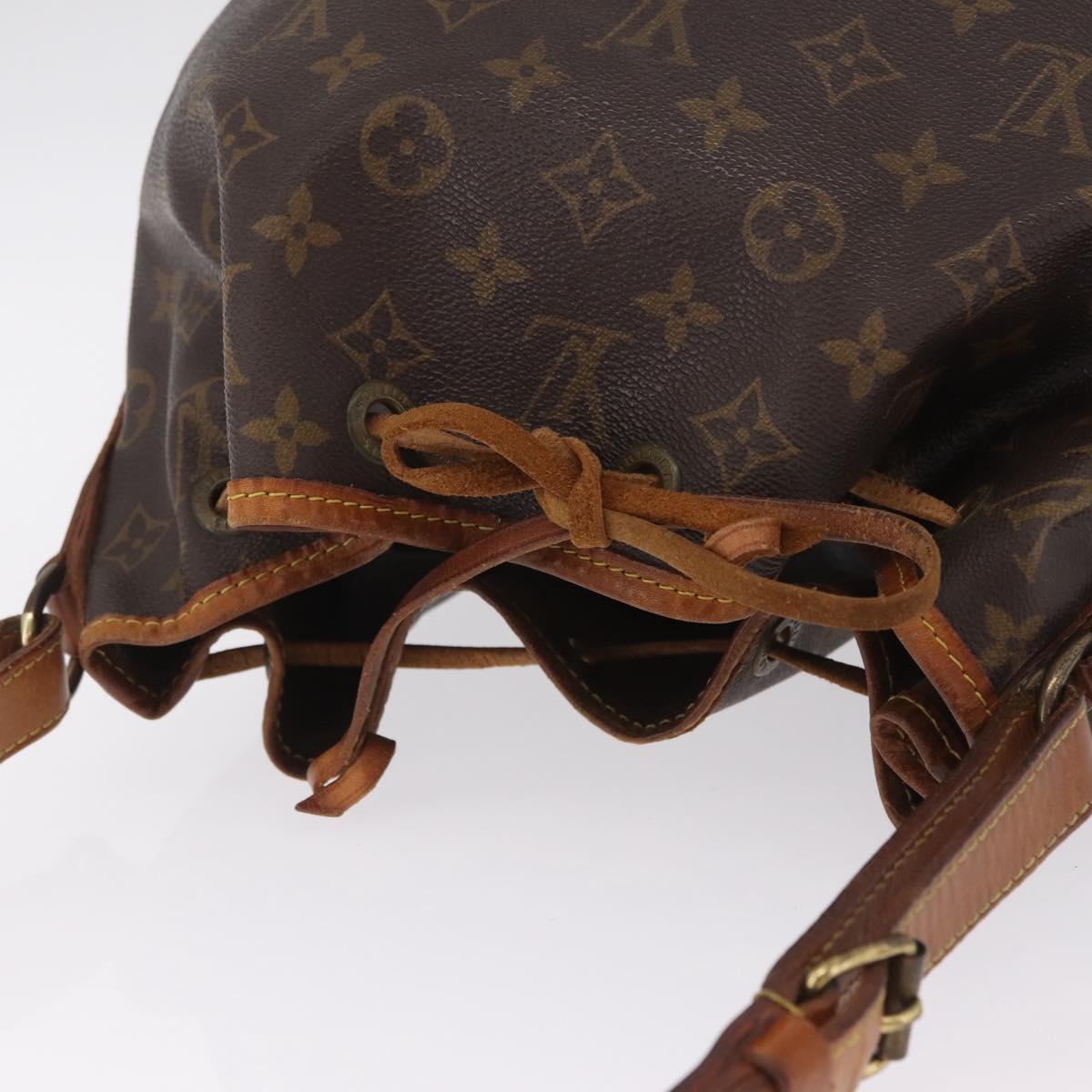 LOUIS VUITTON Monogram Petit Noe Shoulder Bag M42226 LV Auth 210754