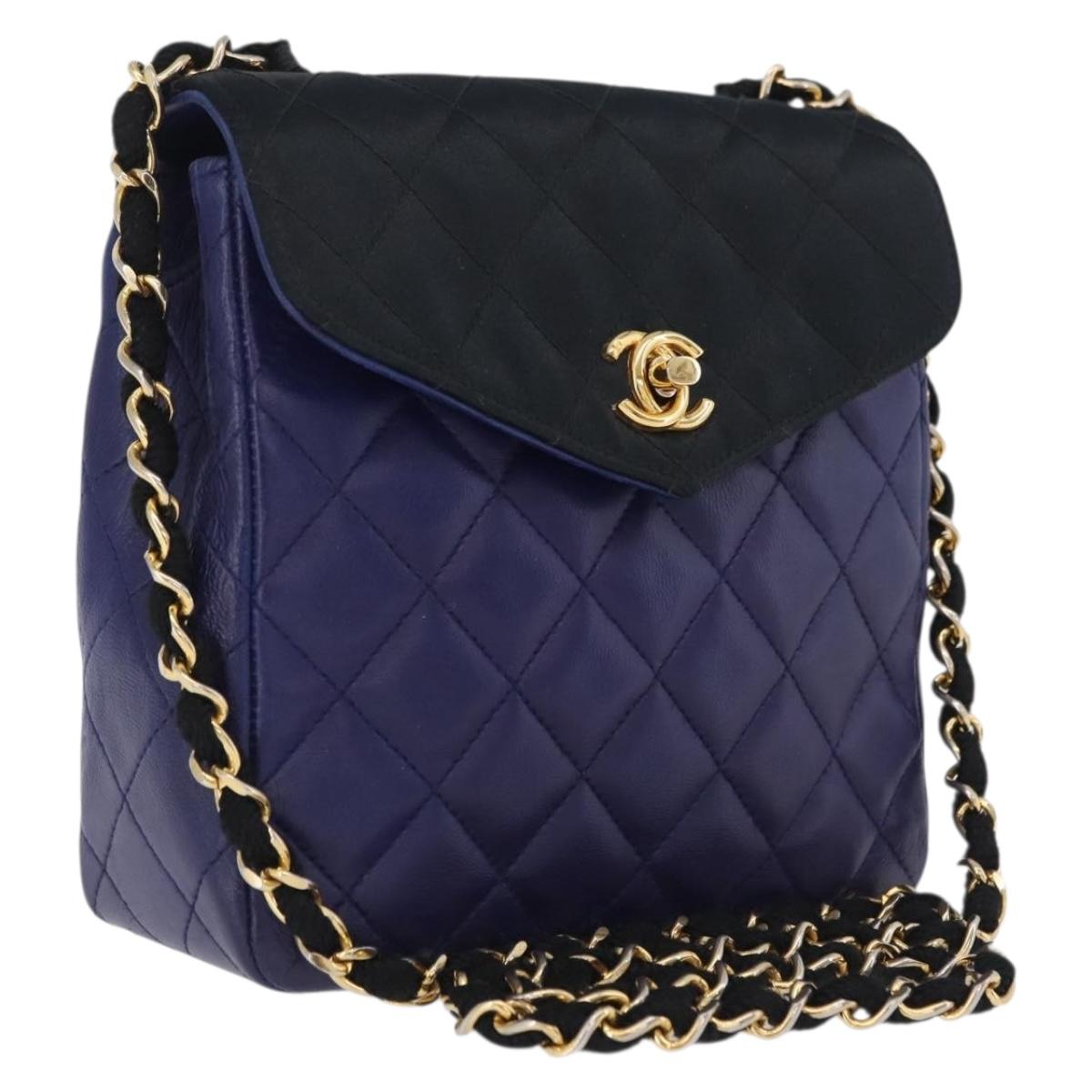 CHANEL Matelasse Chain Shoulder Bag Lamb Skin Navy Gold Tone CC Auth 211015A