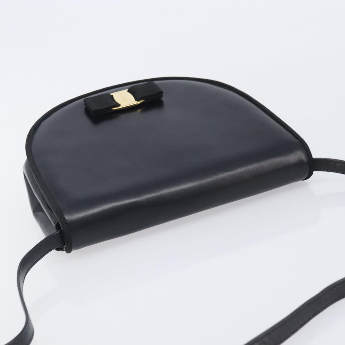 Salvatore Ferragamo Vala Shoulder Bag Leather Black Gold Auth 213457A